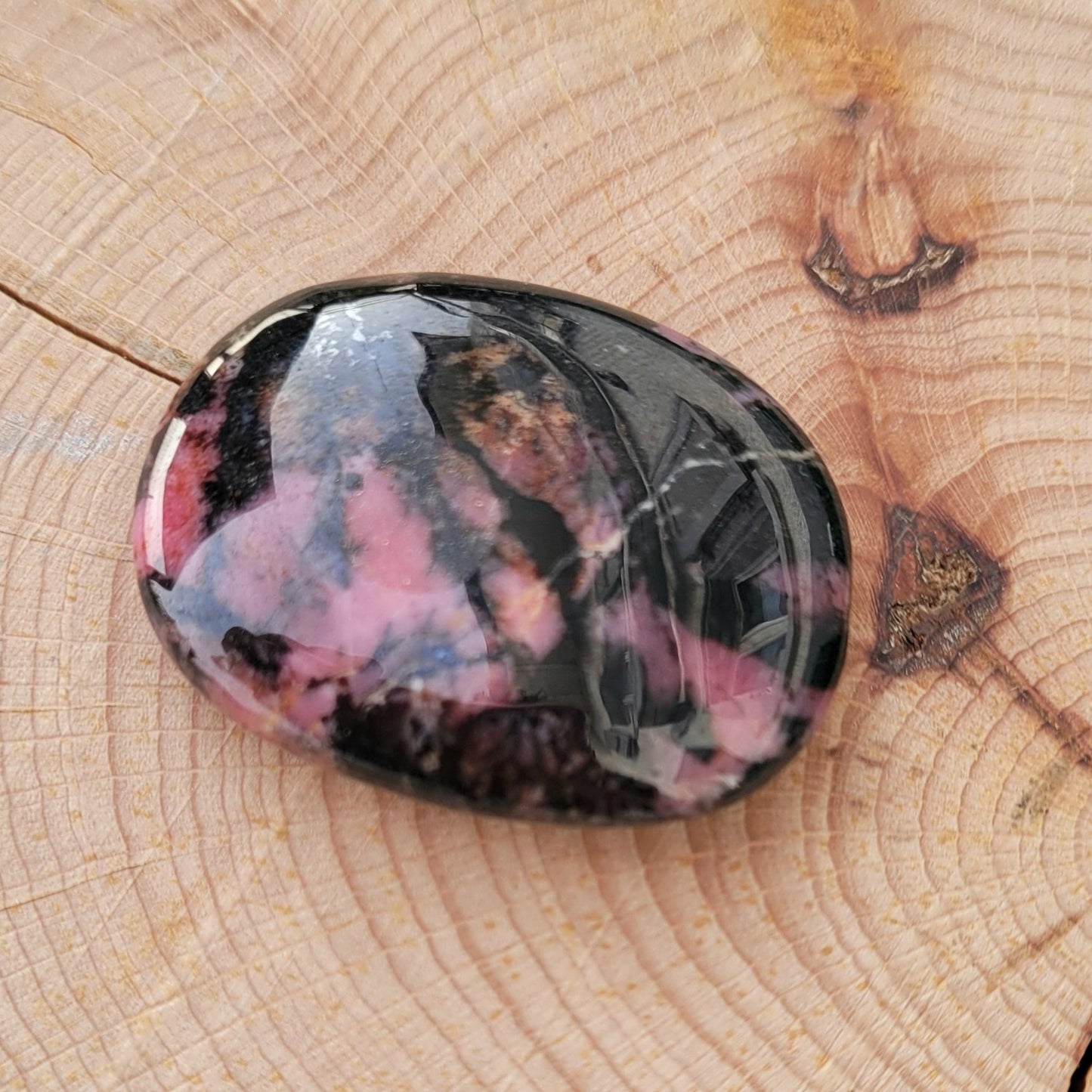 Rhodonite - Pierre de poche Créa'Clo