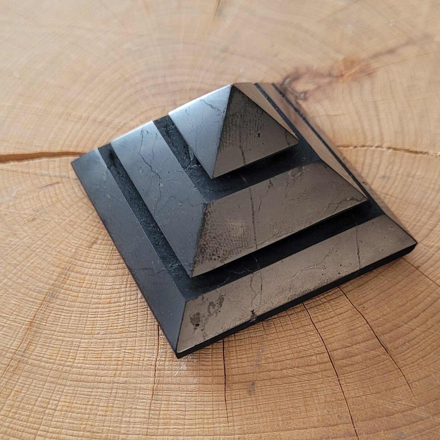 Pyramide Shungite - Base 5cm Créa'Clo
